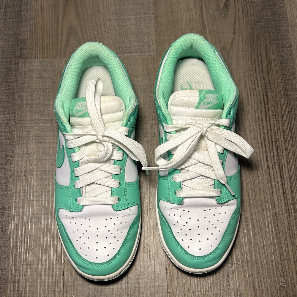 Nike Dunk Low Green Glow - Picture 2 of 6